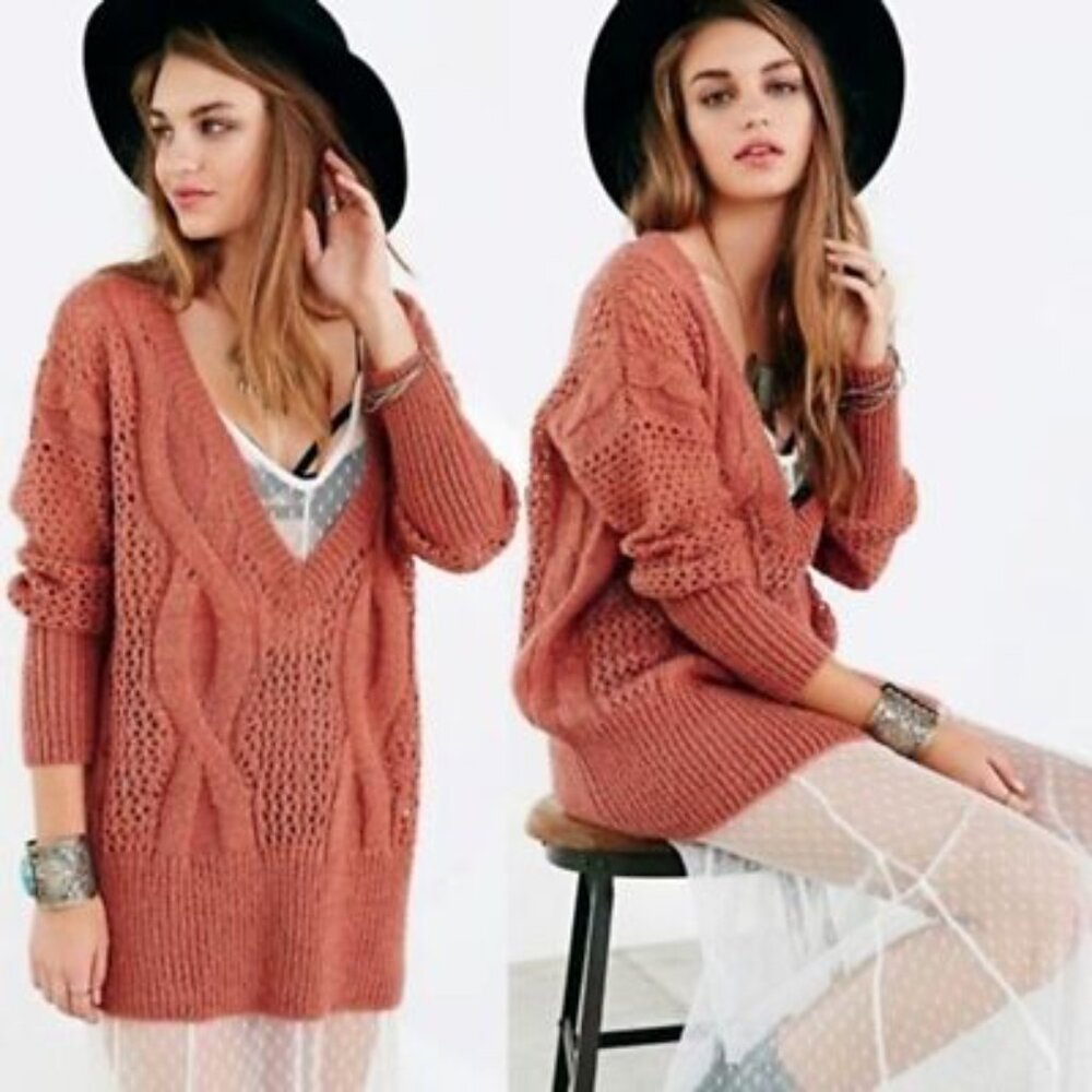 Urban Outfitters Kimchi Blue Chunky Cable Knit V-Neck Sweater Women's Small S